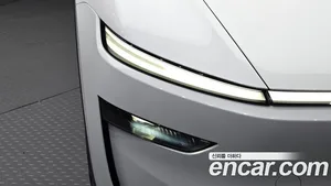 Tesla Model Y, 2025 — миниатюра 8