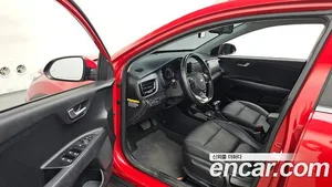 Kia Stonic, 2017 — миниатюра 12