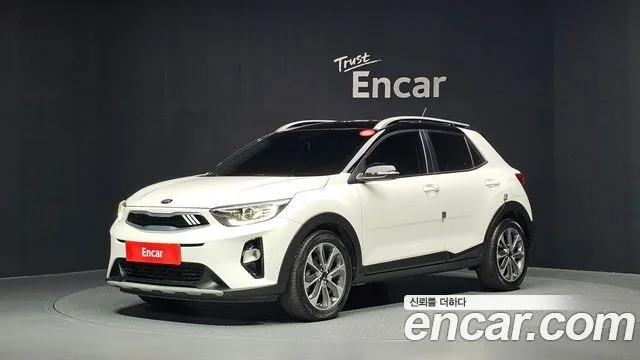 Kia Stonic, 2018 — фото автомобиля из Кореи