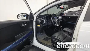 Kia Stonic, 2018 — миниатюра 13