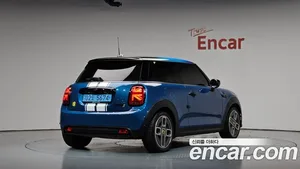 Mini Cooper, 2022 — миниатюра 1