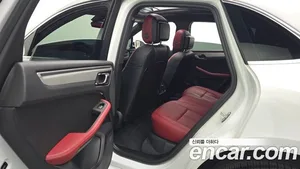 Porsche Macan, 2022 — миниатюра 18