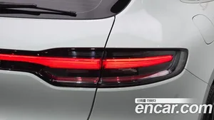 Porsche Macan, 2022 — миниатюра 9