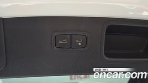 Porsche Macan, 2022 — миниатюра 31