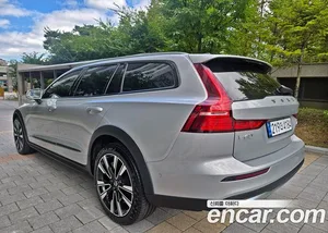 Volvo V60, 2023 — миниатюра 4