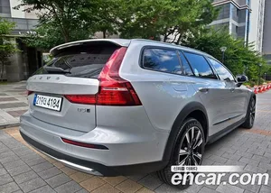 Volvo V60, 2023 — миниатюра 6