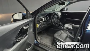 Kia Niro, 2017 — миниатюра 12