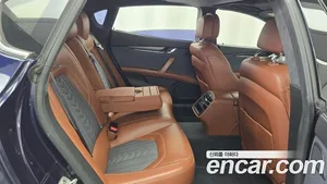 Maserati Quattroporte, 2017 — миниатюра 17