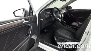 Volkswagen Tiguan, 2023 — миниатюра 13