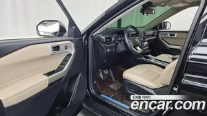 Ford Explorer, 2022 — миниатюра 13