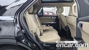Ford Explorer, 2022 — миниатюра 17