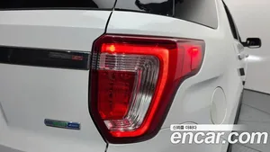 Ford Explorer, 2018 — миниатюра 9