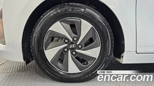 Hyundai Ioniq, 2017 — миниатюра 5