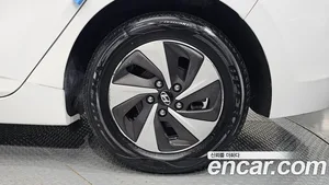 Hyundai Ioniq, 2017 — миниатюра 7