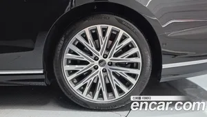Audi A8, 2023 — миниатюра 7