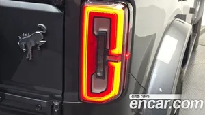 Ford Bronco, 2022 — миниатюра 9