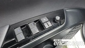 Toyota Prius, 2019 — миниатюра 13