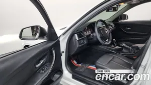 BMW 3-Series, 2018 — миниатюра 13