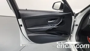 BMW 3-Series, 2018 — миниатюра 14