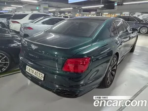 Bentley Flying Spur, 2023 — миниатюра 3