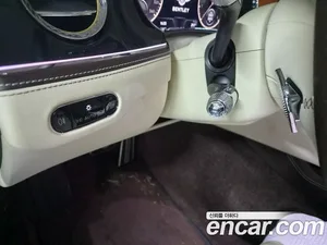 Bentley Flying Spur, 2023 — миниатюра 13