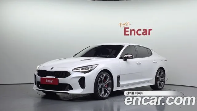 Kia Stinger, 2017 — фото автомобиля из Кореи