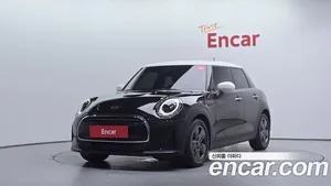 Mini Cooper, 2023 — миниатюра 1