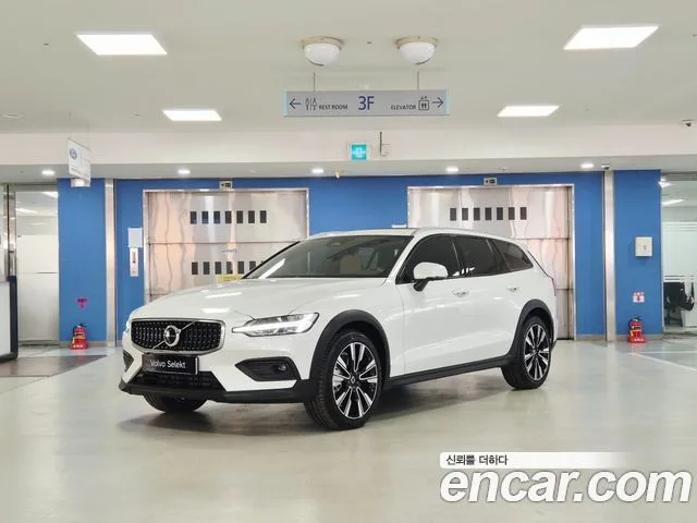 Volvo V60, 2026 — фото 1 из 1
