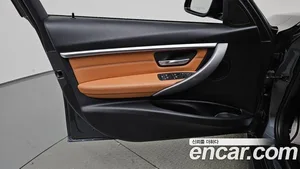 BMW 3-Series, 2018 — миниатюра 13