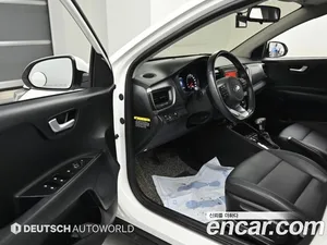 Kia Stonic, 2017 — миниатюра 11