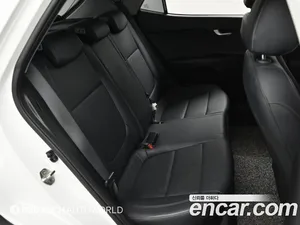 Kia Stonic, 2017 — миниатюра 12