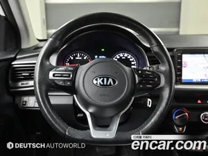 Kia Stonic, 2017 — миниатюра 13
