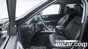 Ford Explorer, 2023 — миниатюра 10