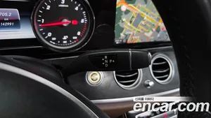 Mercedes-Benz E-Class, 2017 — миниатюра 9