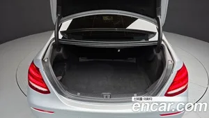 Mercedes-Benz E-Class, 2017 — миниатюра 20
