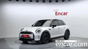 Mini Cooper, 2023 — миниатюра 1