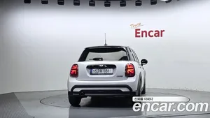Mini Cooper, 2023 — миниатюра 4