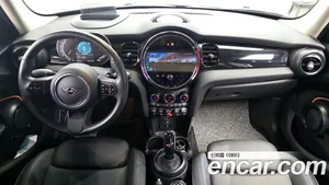 Mini Cooper, 2023 — миниатюра 10