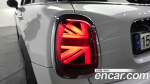 Mini Cooper, 2023 — миниатюра 9