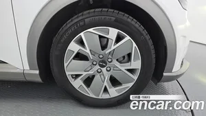 Genesis GV60, 2023 — миниатюра 6