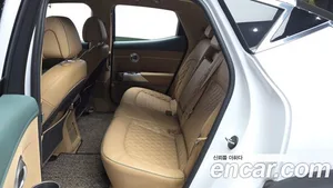 Genesis GV60, 2023 — миниатюра 15