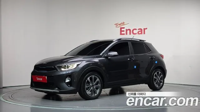 Kia Stonic, 2018 — фото автомобиля из Кореи