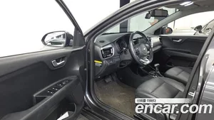 Kia Stonic, 2018 — миниатюра 10