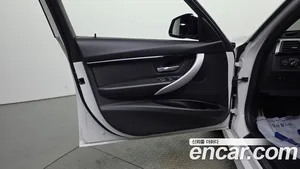 BMW 3-Series, 2018 — миниатюра 14