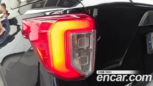 Ford Explorer, 2021 — миниатюра 9