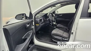 Kia Stonic, 2018 — миниатюра 13
