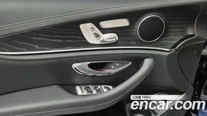 Mercedes-Benz E-Class, 2021 — миниатюра 11