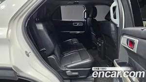 Ford Explorer, 2022 — миниатюра 18