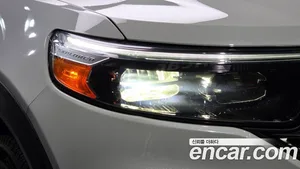 Ford Explorer, 2022 — миниатюра 8