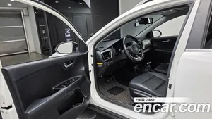 Kia Stonic, 2017 — миниатюра 10